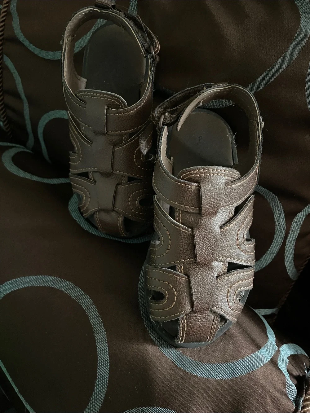 💙 Carter’s brown Strappy shoes w adj Velcro strap size 8 Great for wide feet 👣